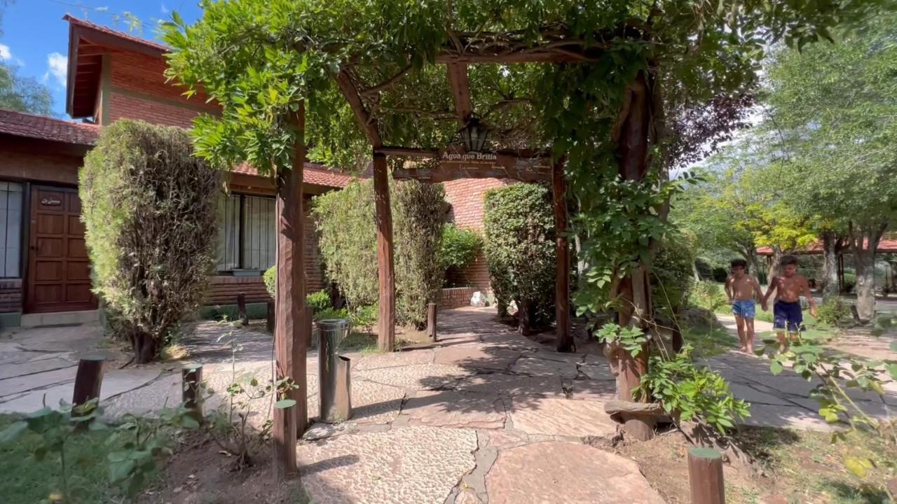 Cabanas Agua Que Brilla Mina Clavero Bagian luar foto